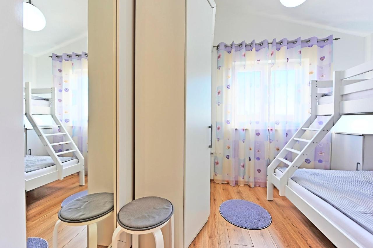 Casa Tara Three-Bedroom Holiday Home Pula Bagian luar foto