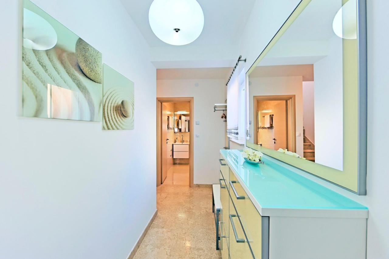Casa Tara Three-Bedroom Holiday Home Pula Bagian luar foto