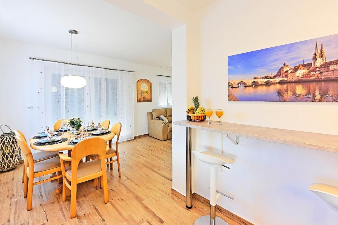 Casa Tara Three-Bedroom Holiday Home Pula Bagian luar foto