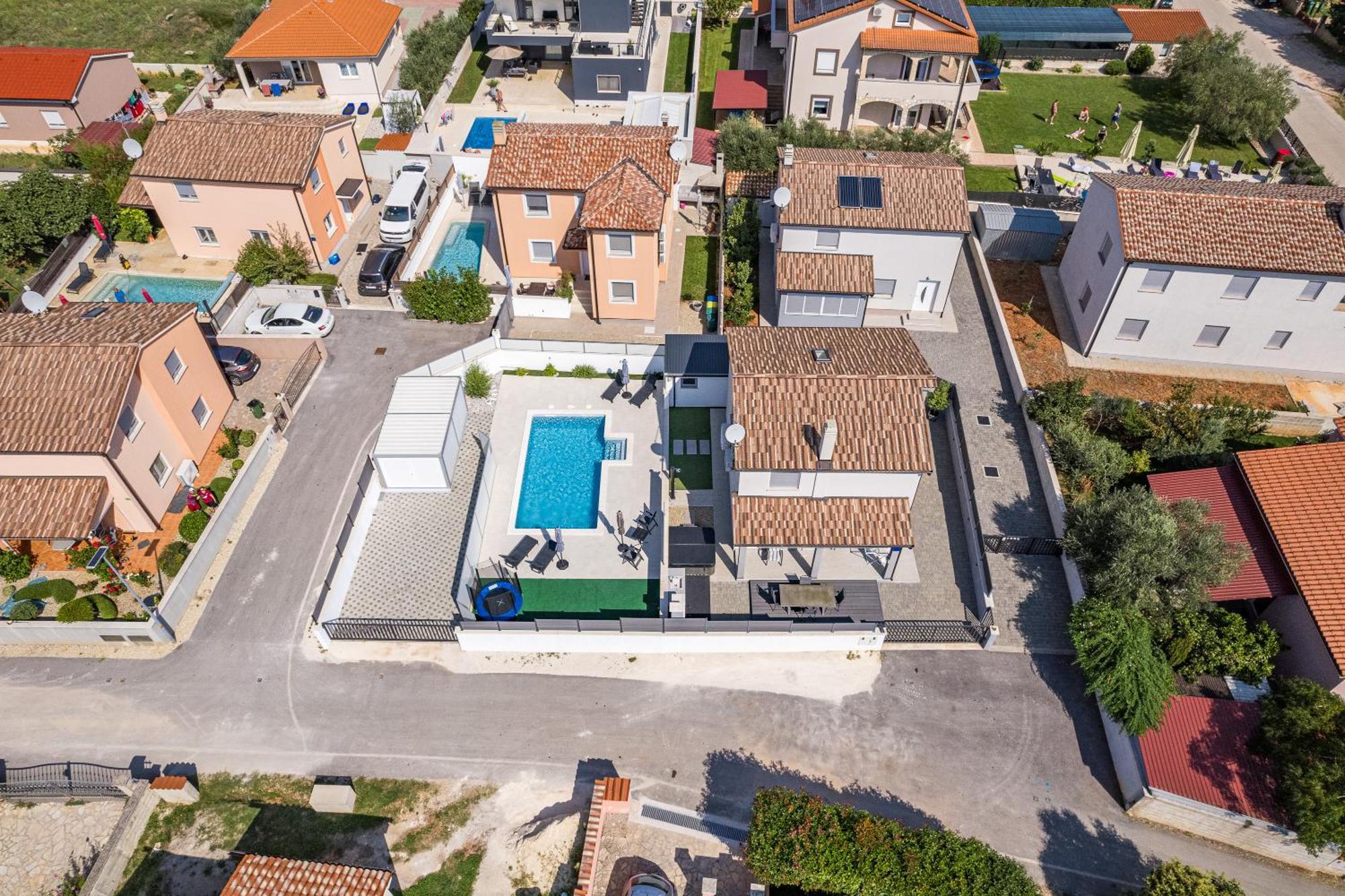 Casa Tara Three-Bedroom Holiday Home Pula Bagian luar foto